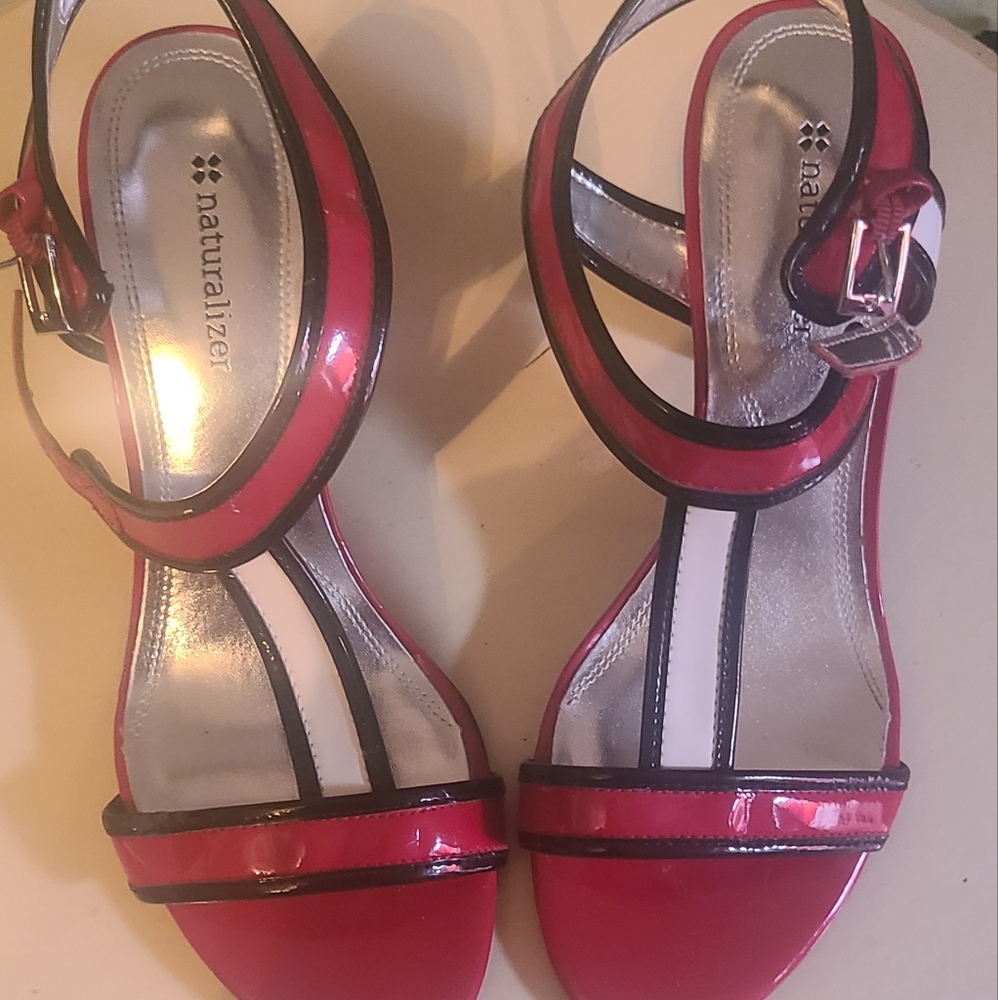 Naturalizer Women's Glossy Red Sandals